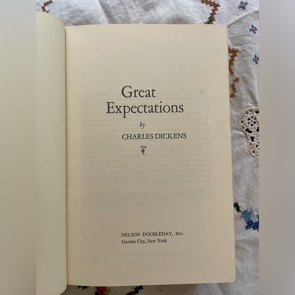 🥳 5/$12 Vintage Classic Book: Great Expectations, by Charles Dickens - Picture 2 of 13